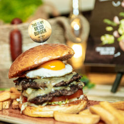 Hard Rock Cafe kreiert Messi-Burger